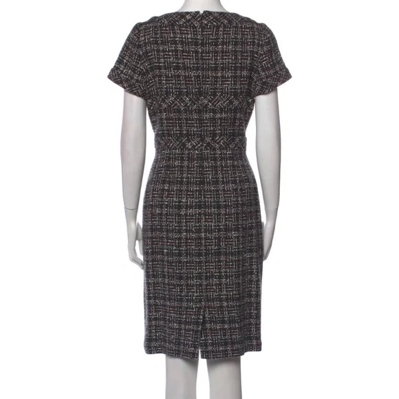 Like new chanel tweed  dress - Picture 4 of 12